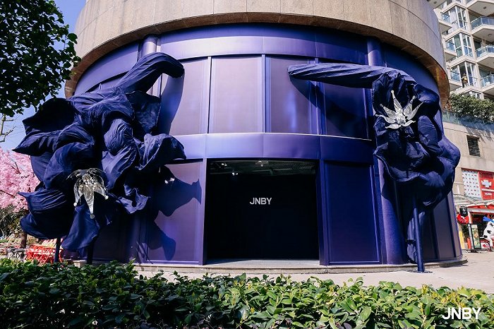 JNBY 2024春夏“采风者”限时展览，Adidas Originals与苏翊鸣携手推出adicolor系列联名产品｜是日美好事物